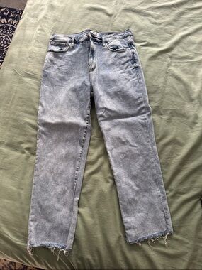 Kensie Light Wash Gray Straight Leg Jeans